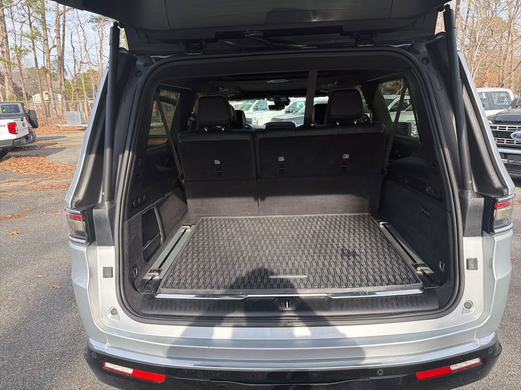 Used 2024 Jeep Grand Wagoneer L Series III image 24