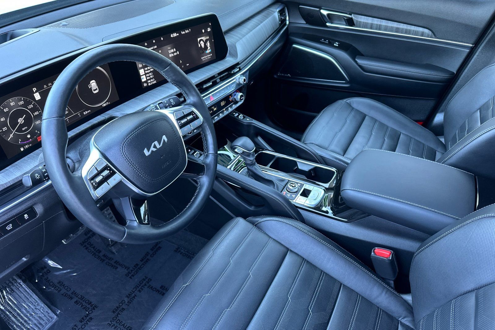 Certified 2024 Kia Telluride SX Prestige w/ Towing Package image 13