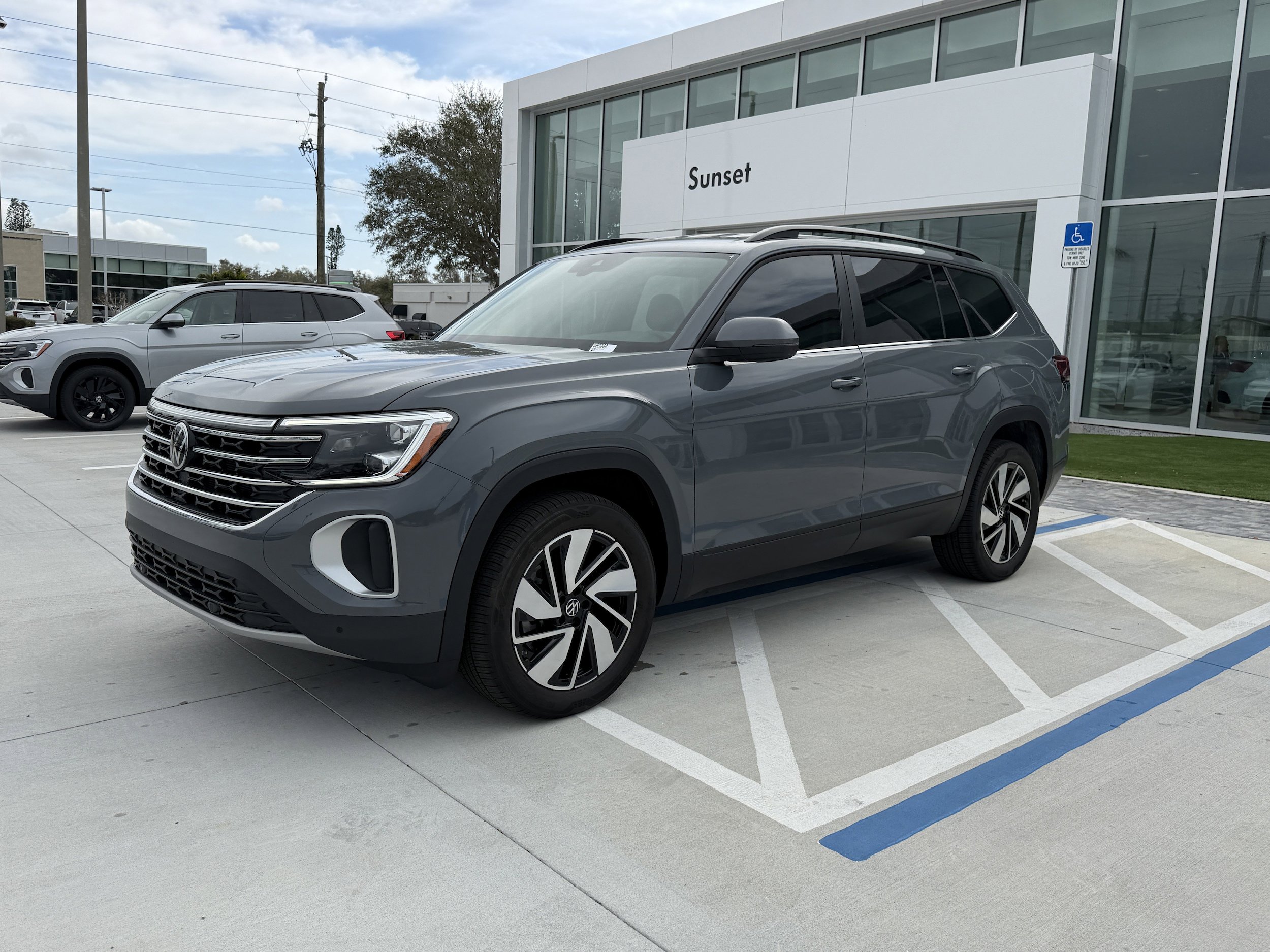 New 2026 Volkswagen Atlas SE image 7