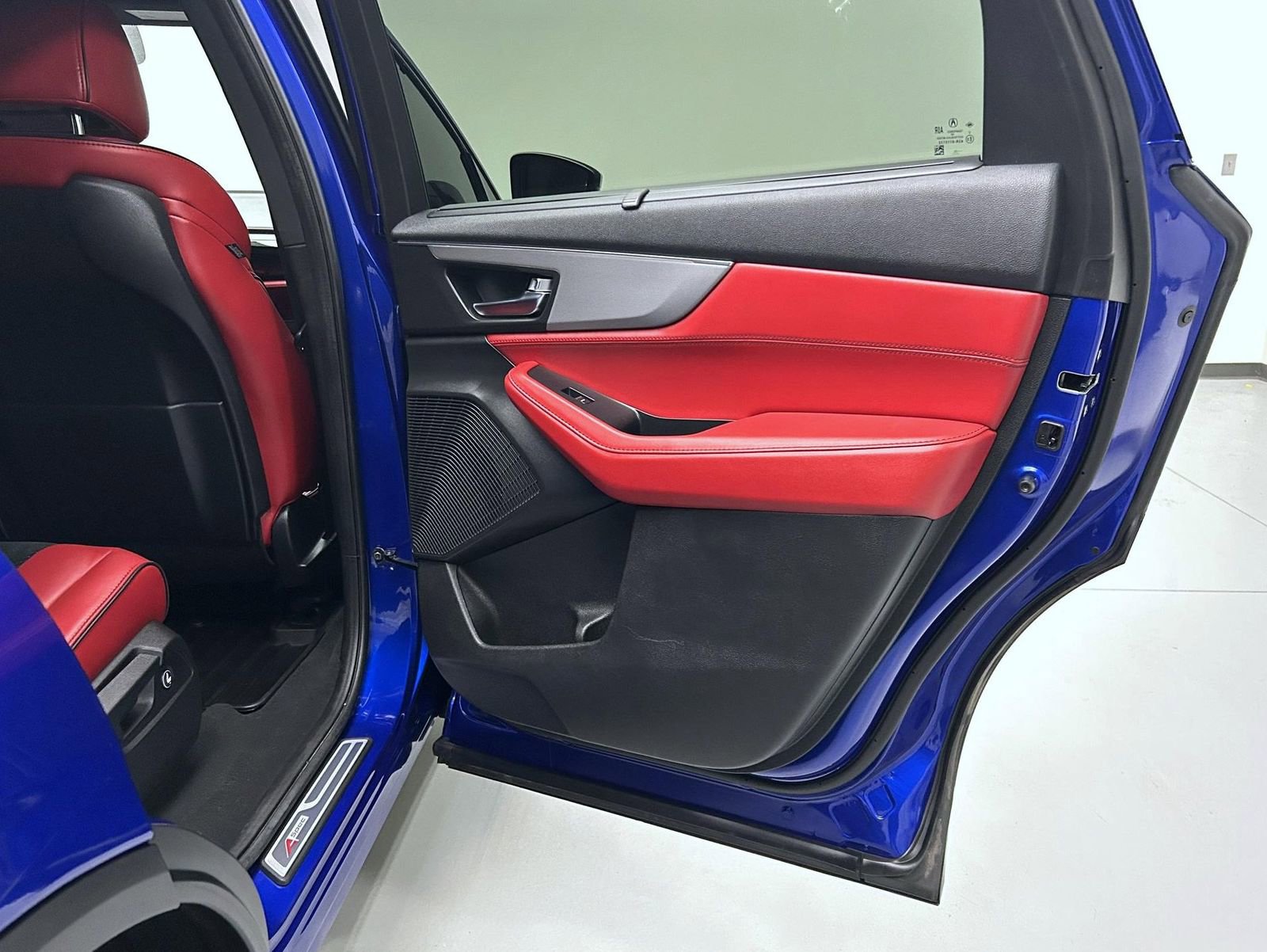 Used 2022 Acura MDX A-Spec image 17