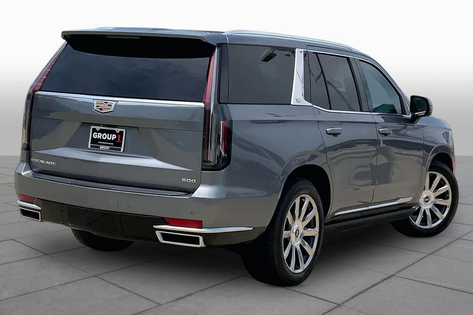 Used 2022 Cadillac Escalade Premium Luxury Platinum w/ Heavy-Duty Trailer Package AWD/4WD image 13