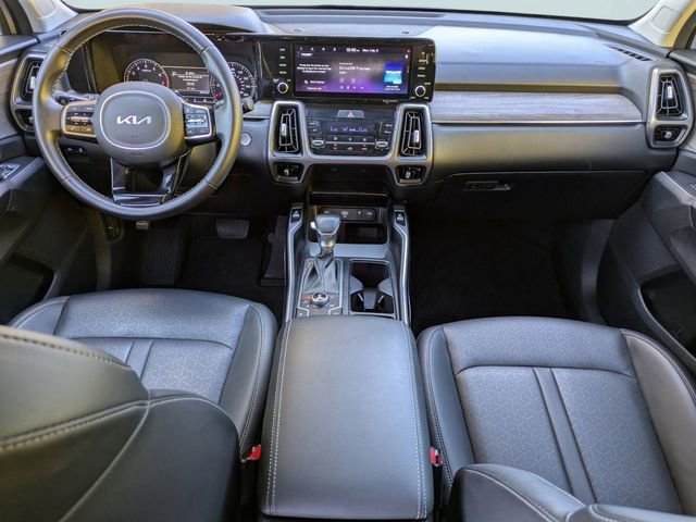 Used 2023 Kia Sorento S image 17