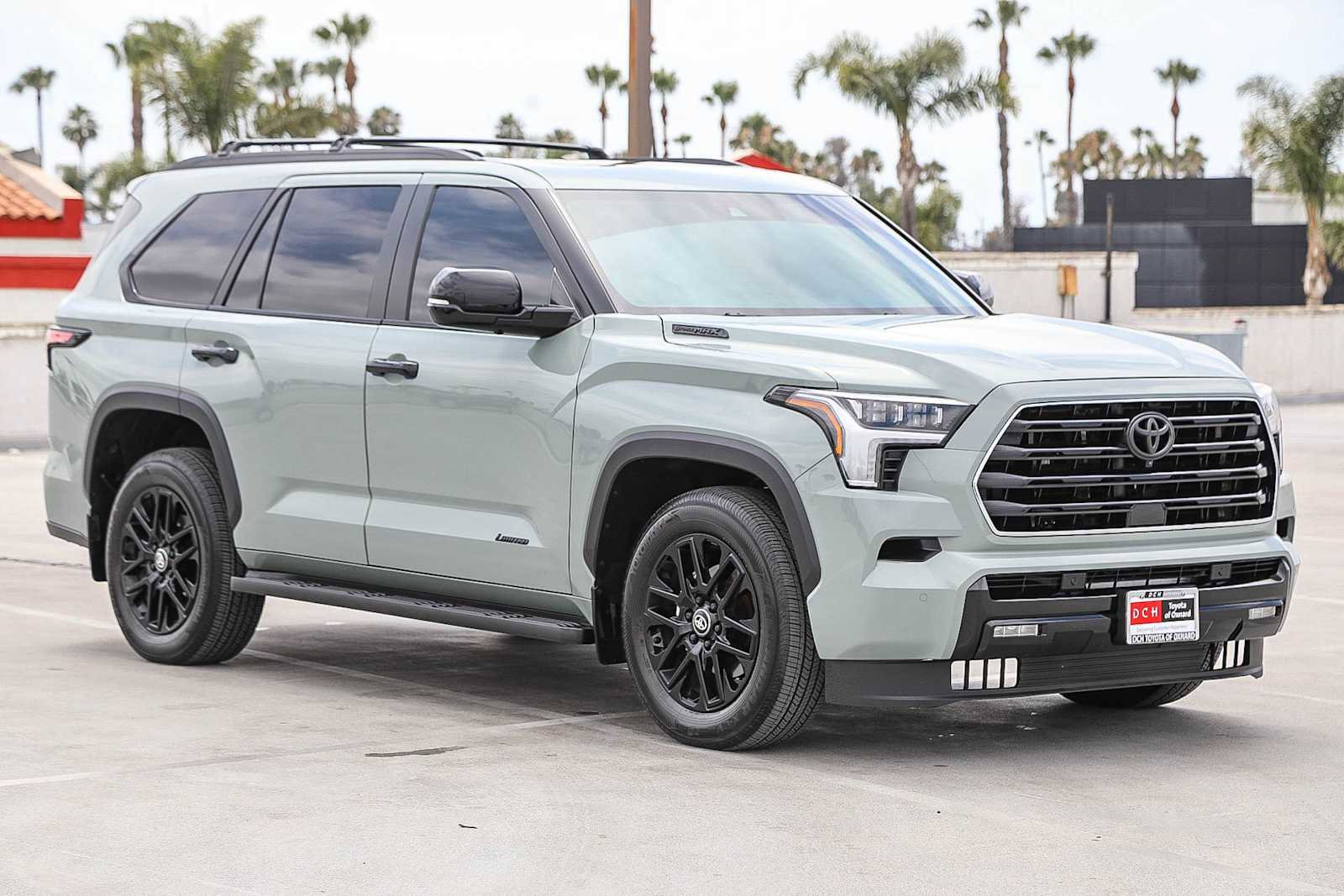 Certified 2025 Toyota Sequoia Limited w/ Tow Technology Package AWD/4WD image 5