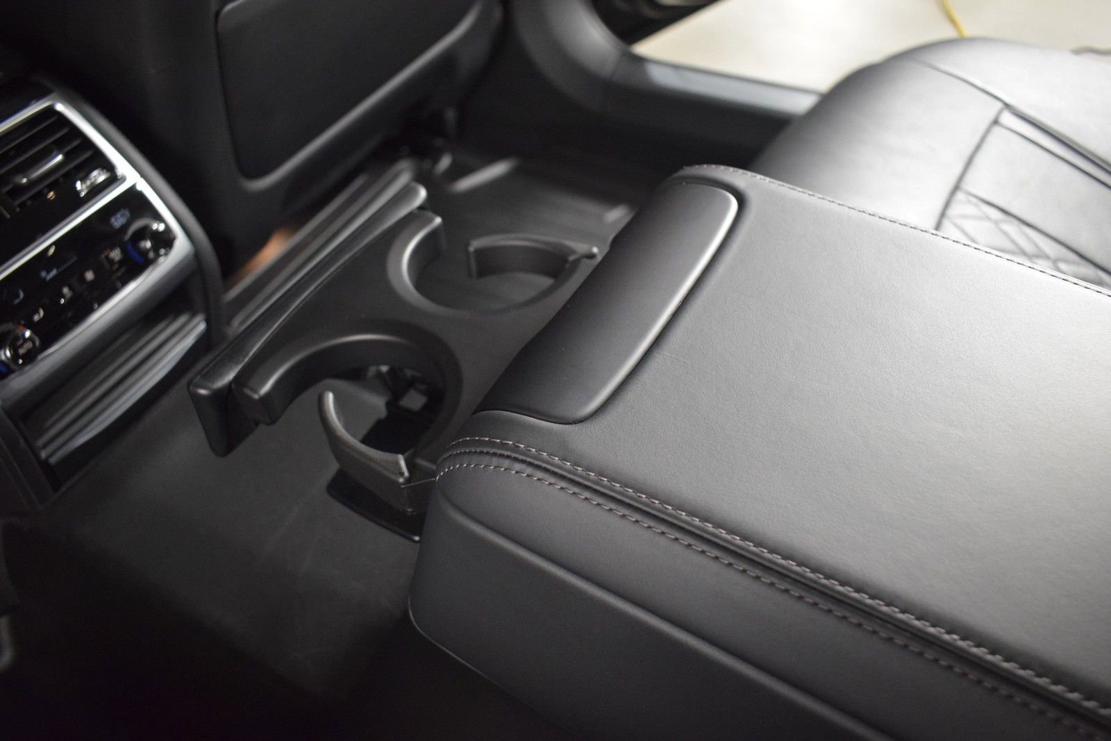 Used 2022 BMW 750i xDrive w/ Executive Package image 21