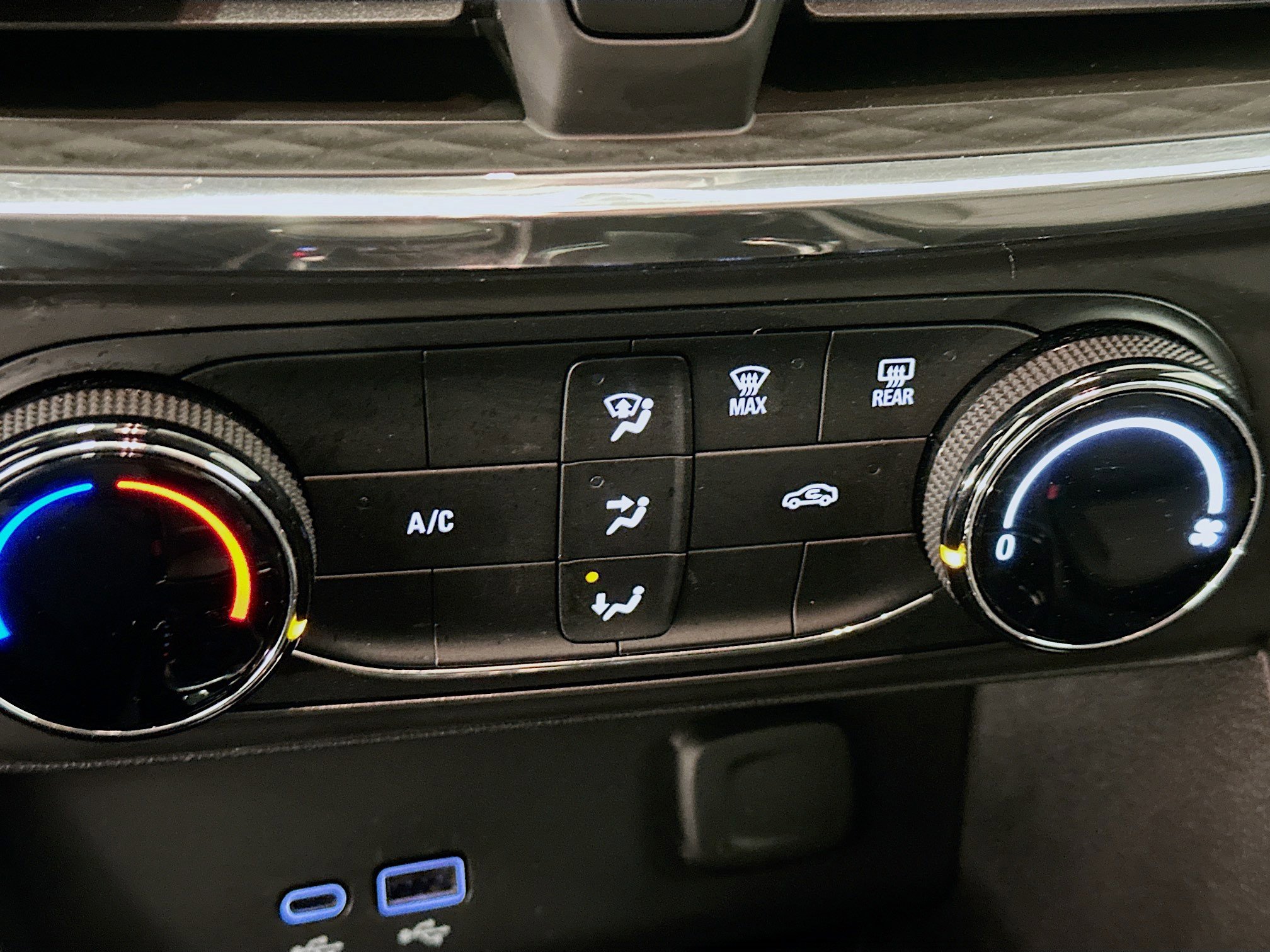 Used 2025 Buick Encore GX Preferred image 24