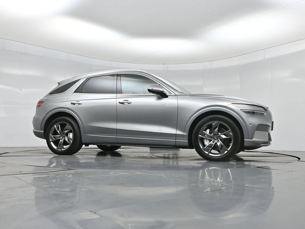 Used 2025 Genesis Electrified GV70 w/ Prestige Package AWD/4WD image 54