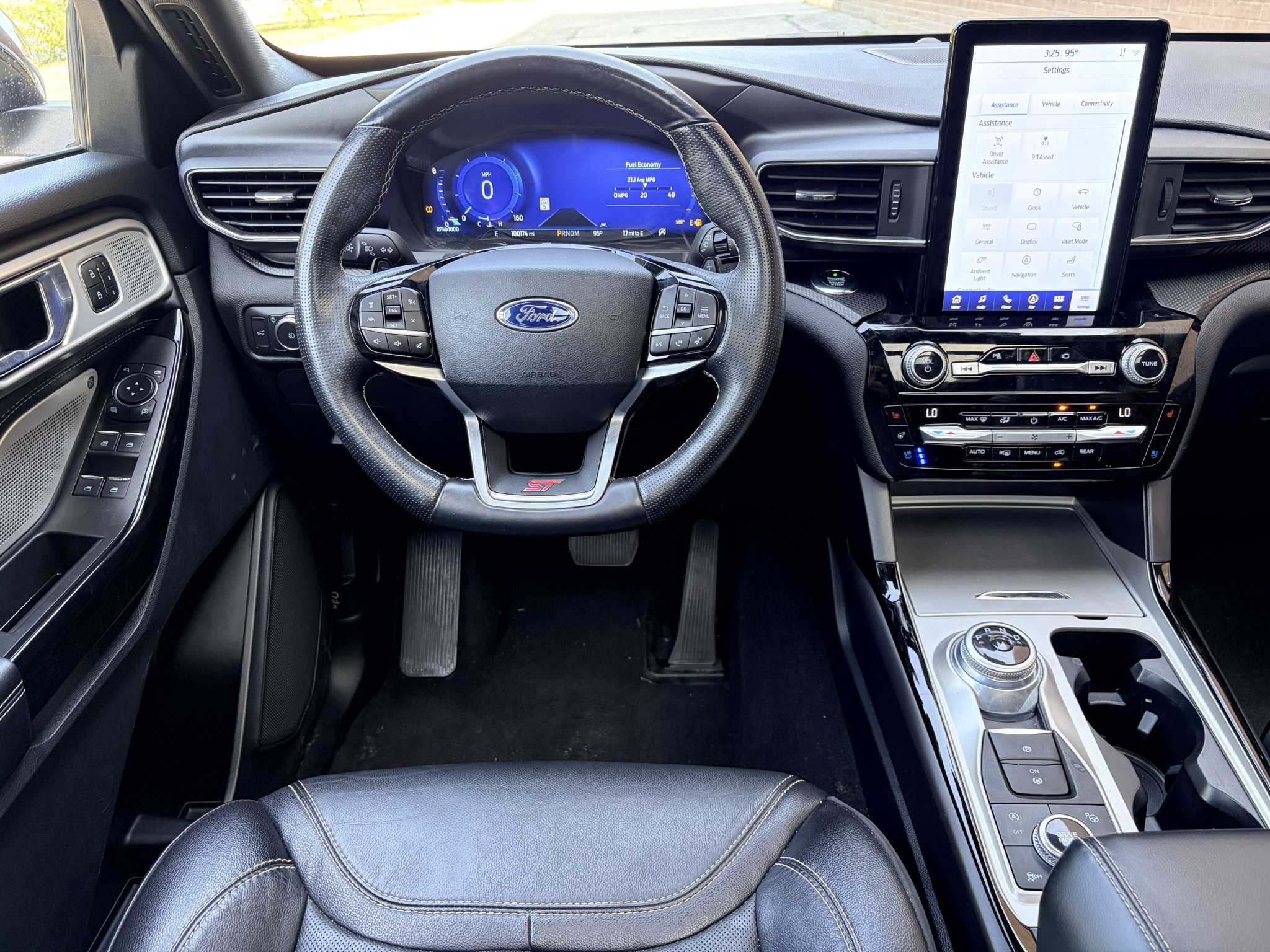 Used 2021 Ford Explorer ST w/ Equipment Group 401A AWD/4WD image 16