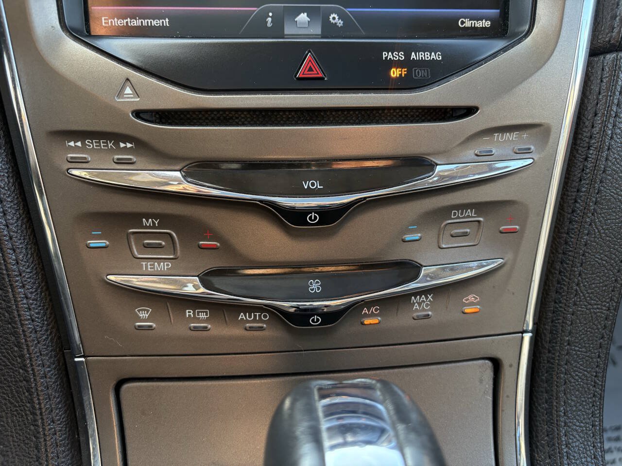 Used 2014 Lincoln MKX AWD w/ Equipment Group 102A image 30