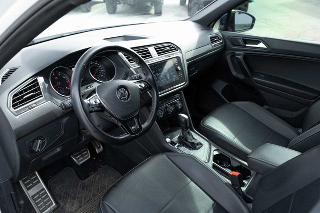 Used 2021 Volkswagen Tiguan SE R-Line image 11