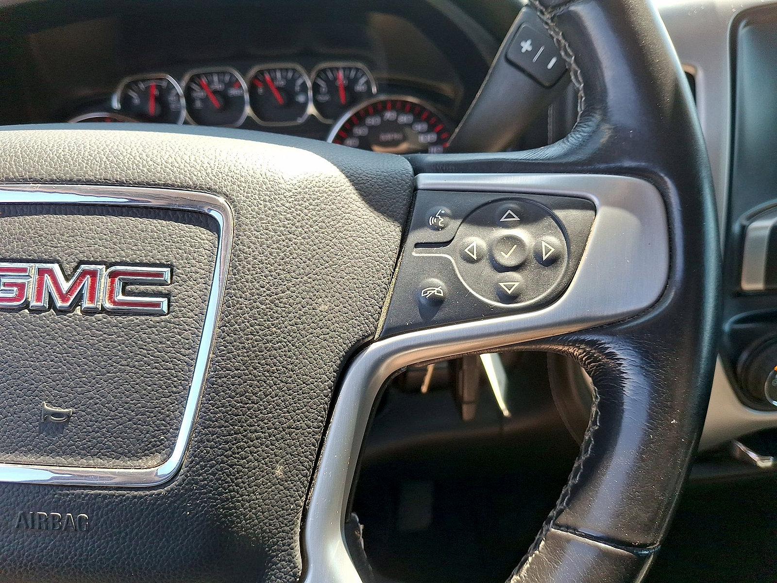 Used 2015 GMC Sierra 1500 SLE w/ Suspension Package, Off-Road AWD/4WD image 18