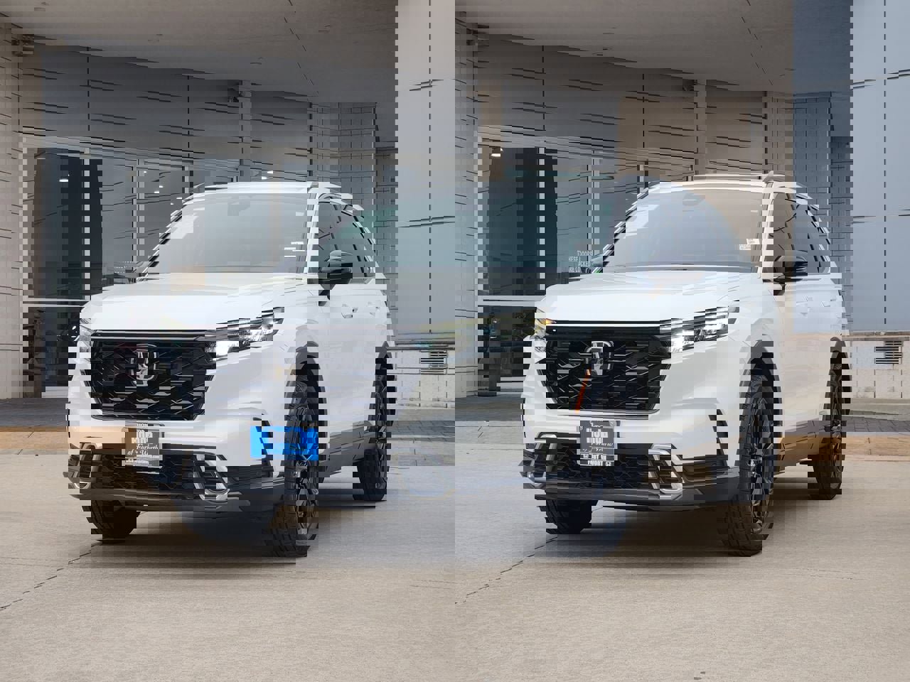 Used 2023 Honda CR-V Sport Touring image 3