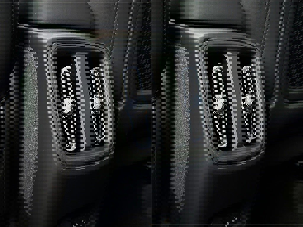 Certified 2024 Volvo XC40 Recharge Plus w/ Protection Package Premier image 26