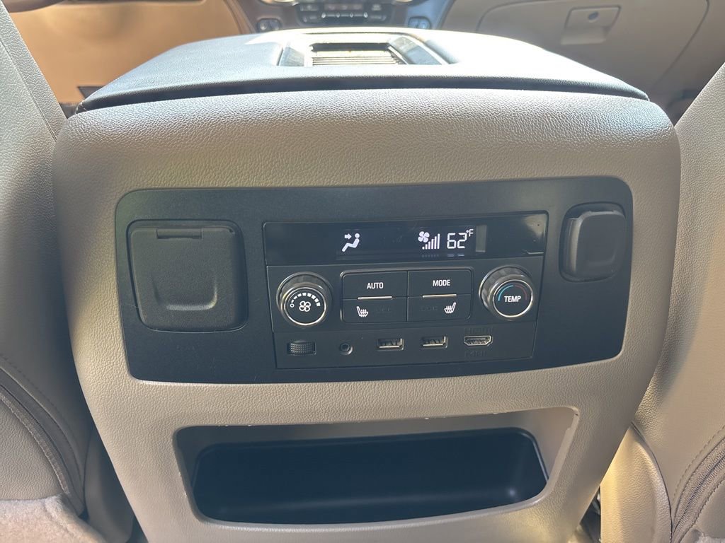 Used 2018 Chevrolet Suburban Premier image 48