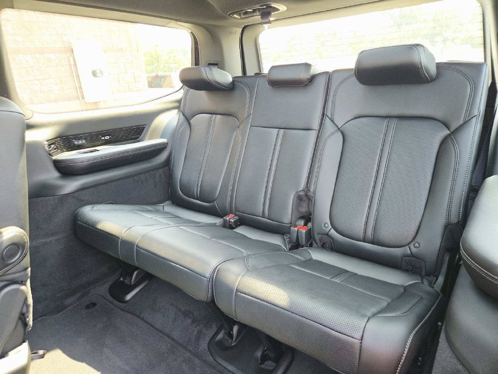 New 2026 Jeep Grand Wagoneer Summit AWD/4WD image 18