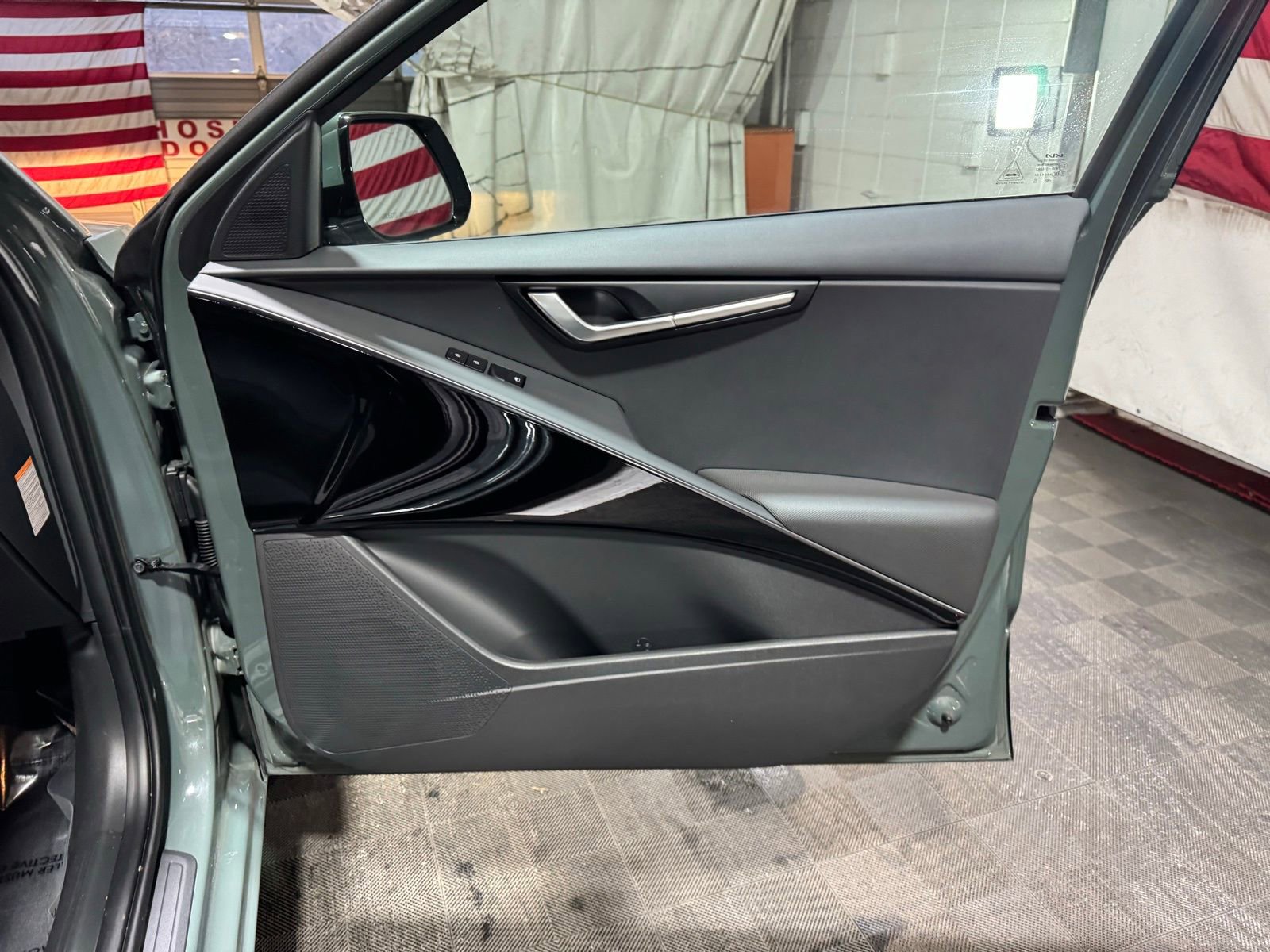 Used 2025 Kia Niro Wind w/ Wind Preserve Package image 13