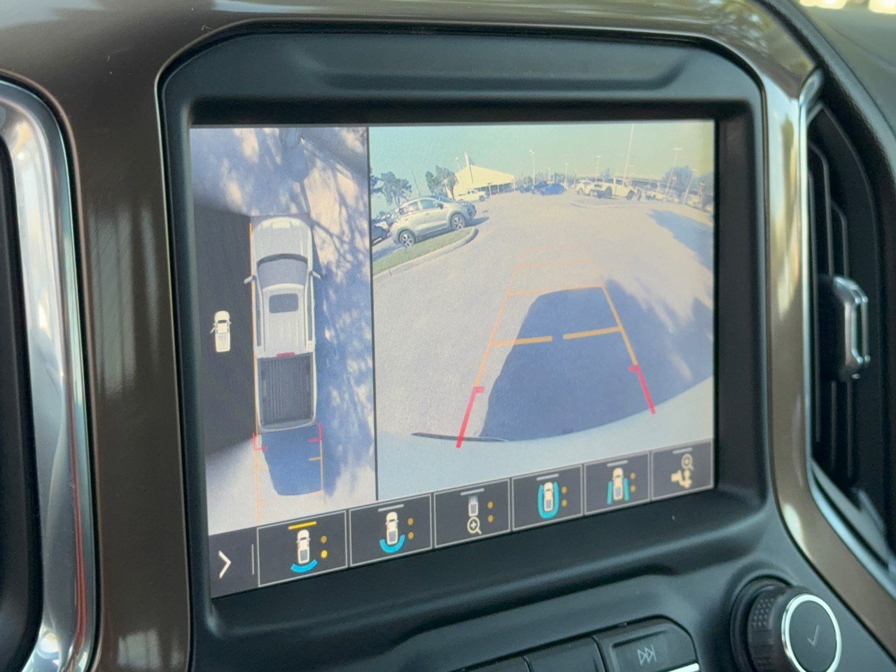 Certified 2019 Chevrolet Silverado 1500 High Country w/ High Country Premium Package AWD/4WD image 24