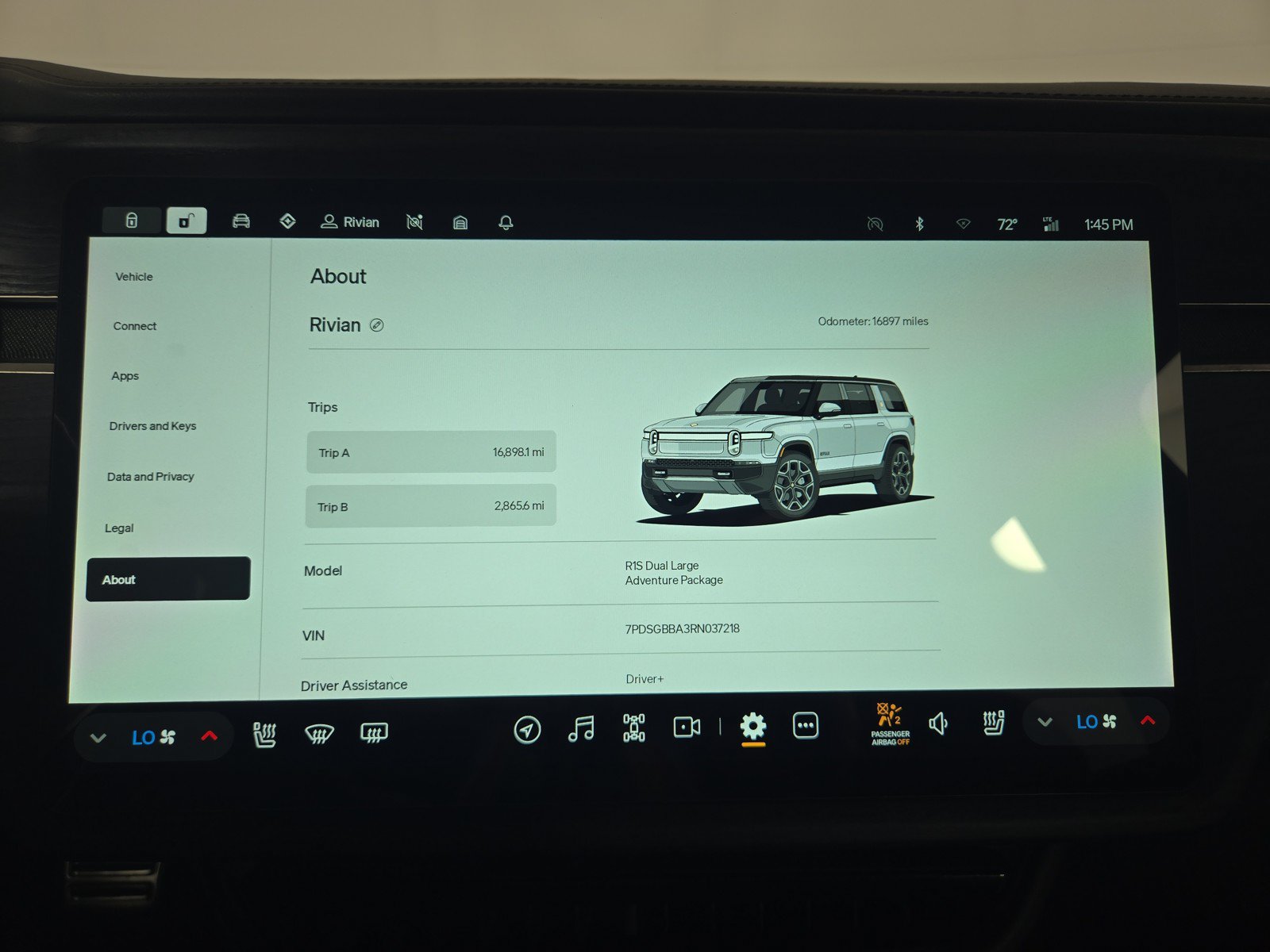 Used 2024 Rivian R1S Adventure AWD/4WD image 29