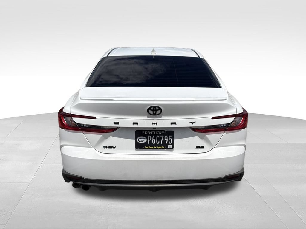 Used 2025 Toyota Camry SE FWD image 5