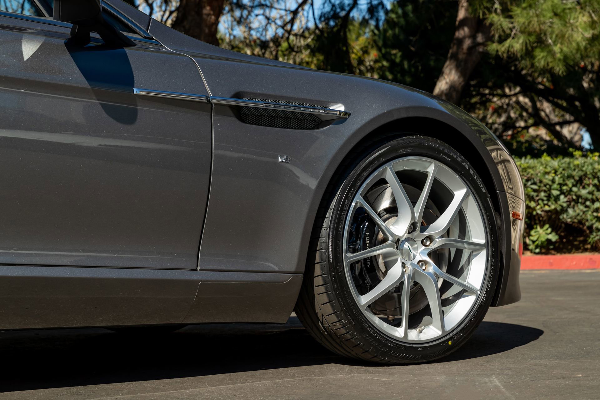 Used 2015 Aston Martin Rapide S RWD image 8