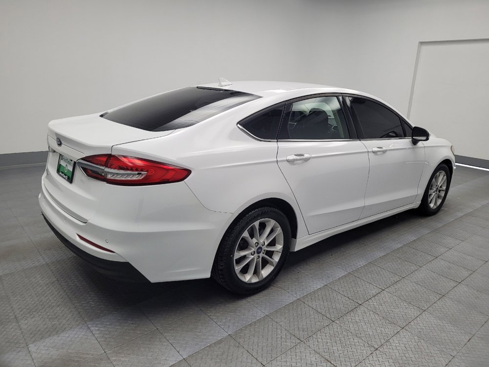 Used 2020 Ford Fusion SE image 9