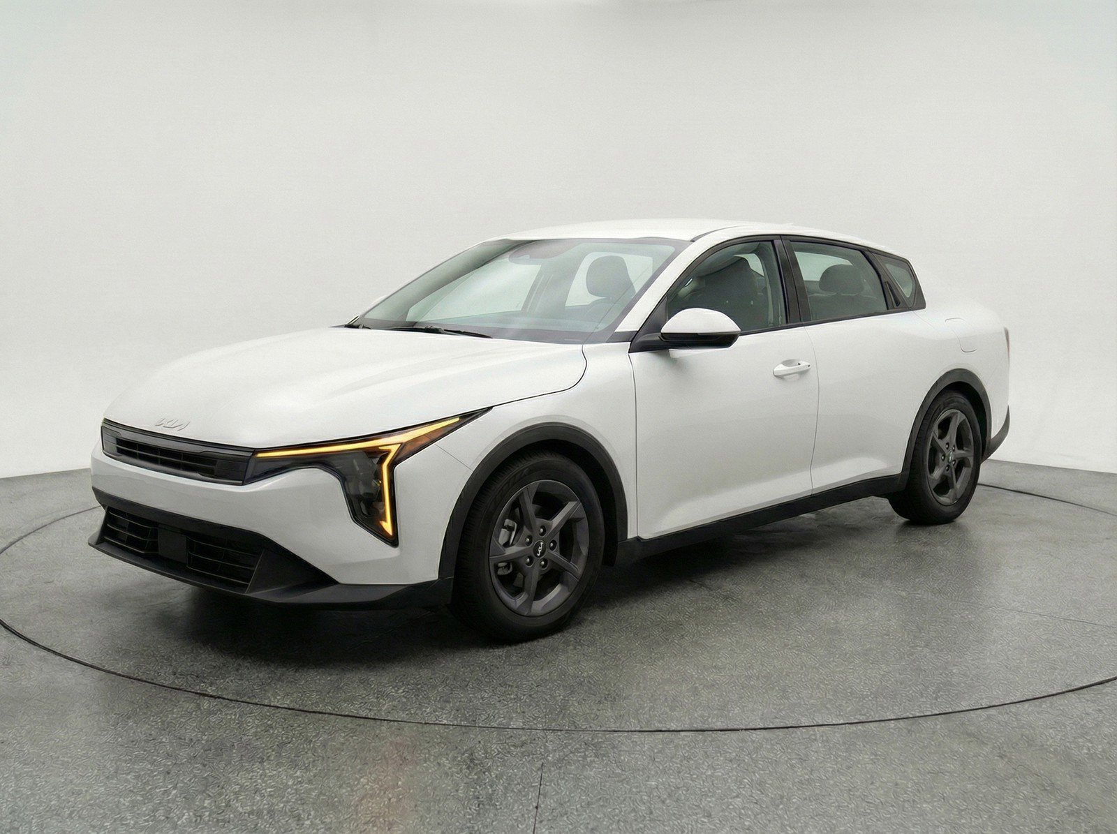 Used 2025 Kia K4 LXS FWD image 3