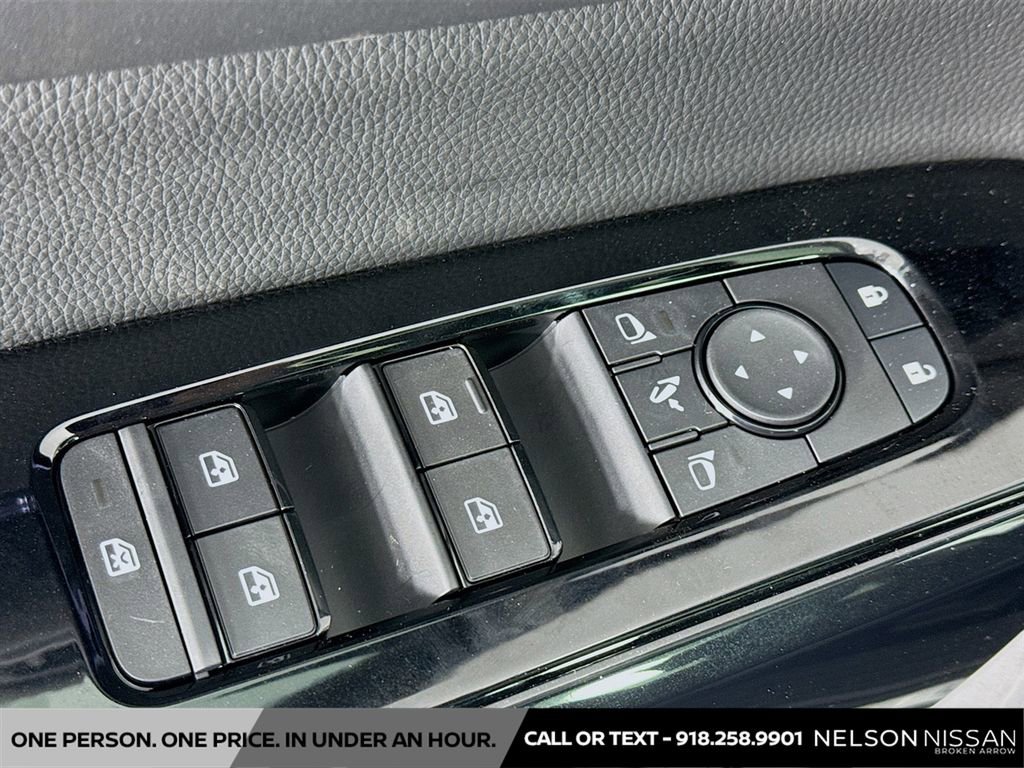 New 2026 Nissan Pathfinder Platinum image 17