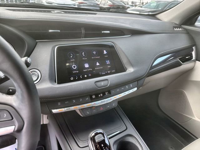 Used 2023 Cadillac XT4 Luxury w/ Cold Weather Package image 13