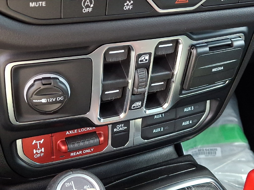 New 2026 Jeep Gladiator Mojave AWD/4WD image 18
