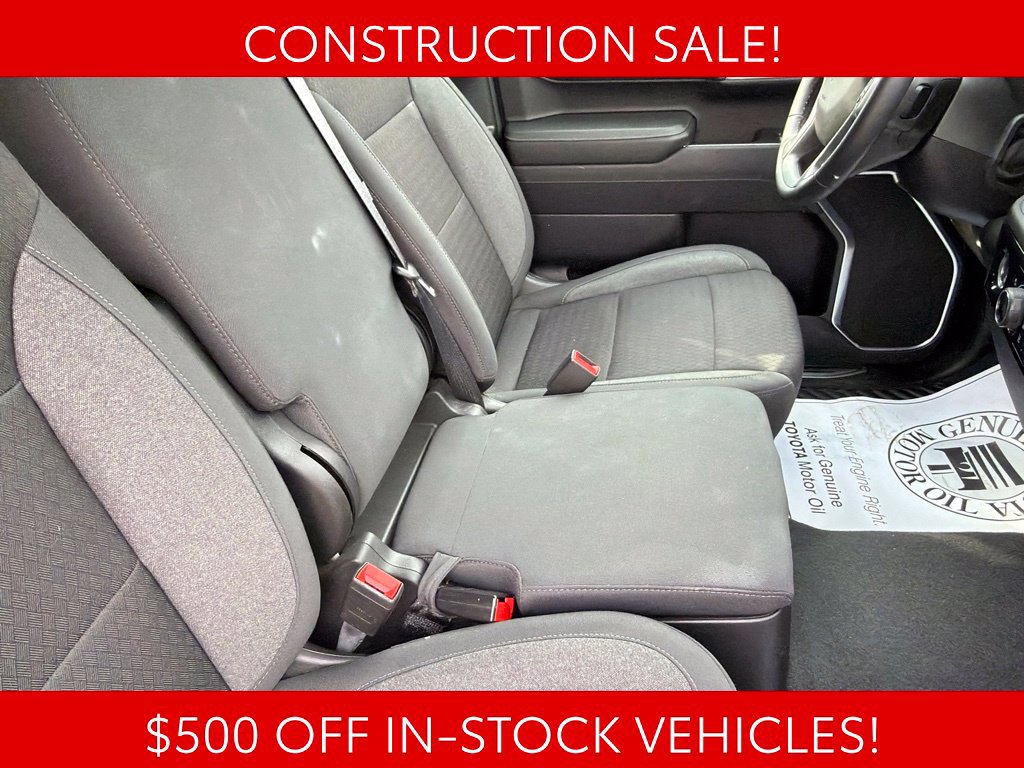 Used 2024 Chevrolet Silverado 1500 LT AWD/4WD image 22