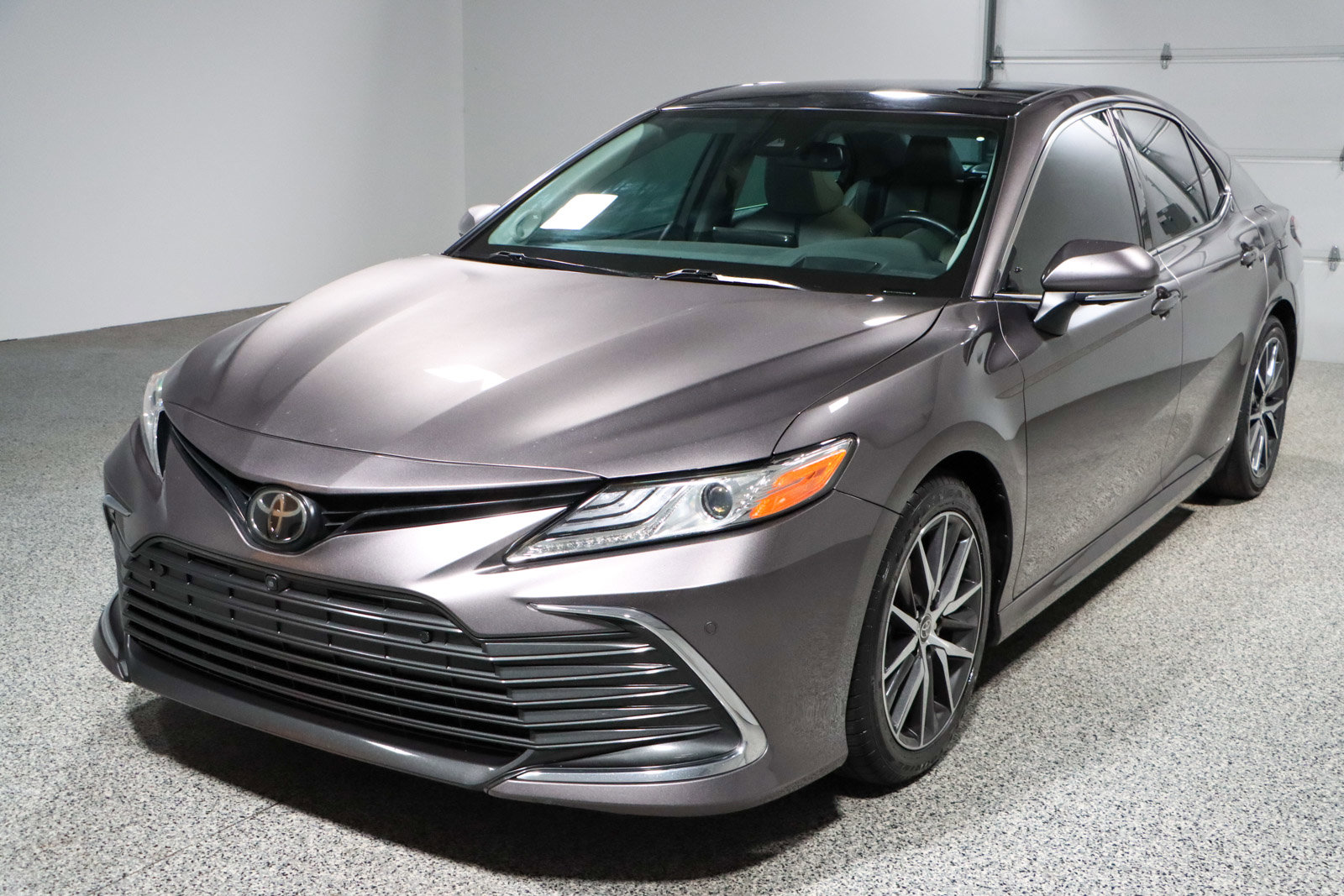 Used 2022 Toyota Camry XLE w/ Navigation Package image 30