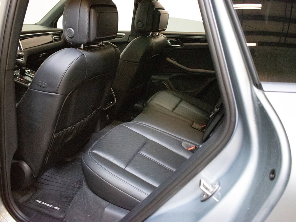 Certified 2026 Porsche Macan AWD/4WD image 23