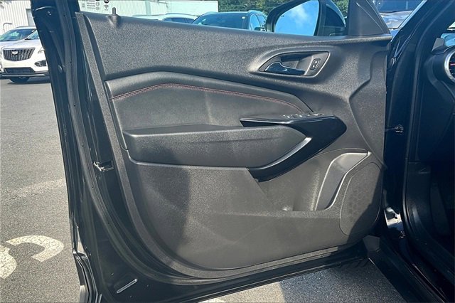 Used 2024 Chevrolet Trax RS w/ Sunroof Package image 16