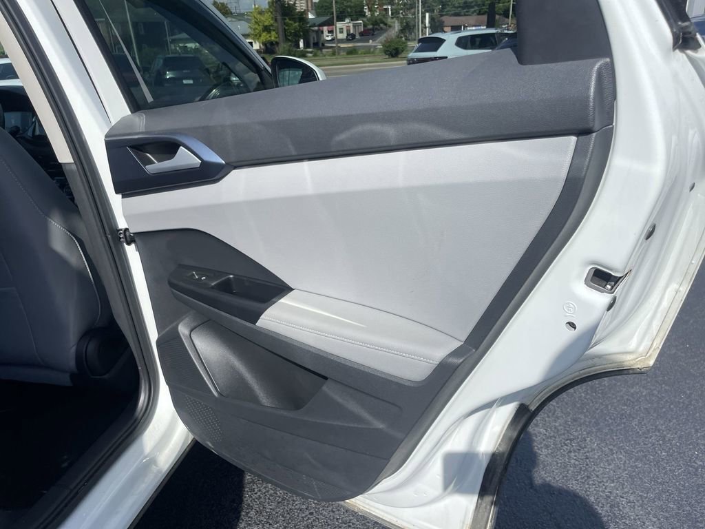 Certified 2024 Volkswagen Taos SE AWD/4WD image 22