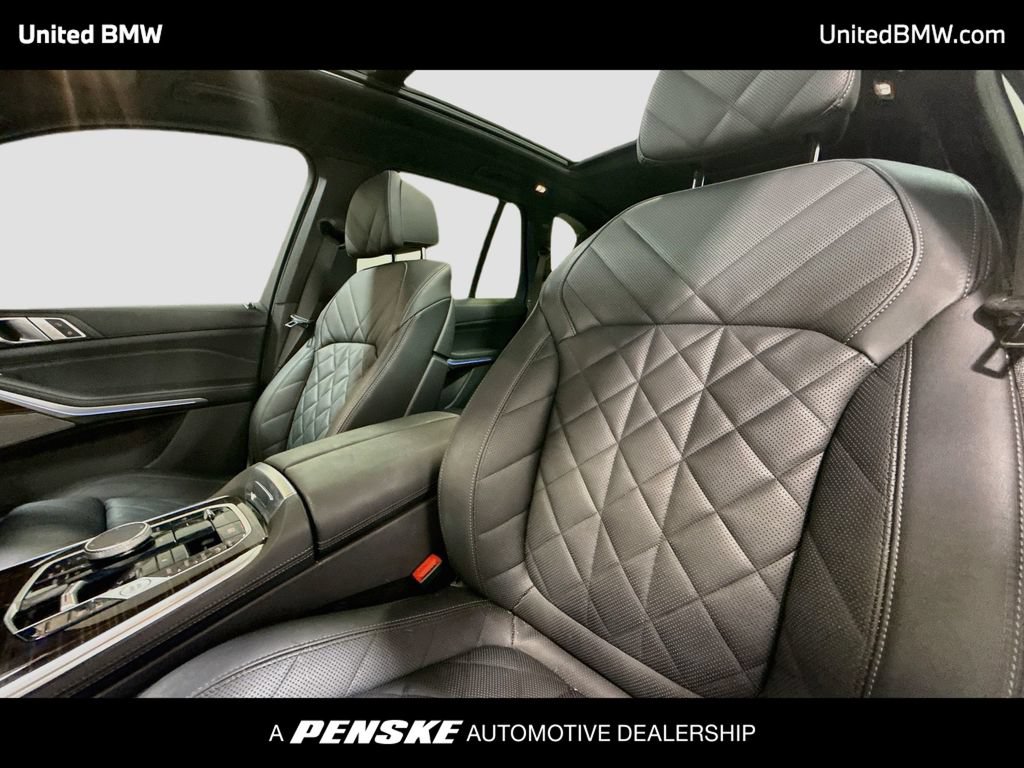 Certified 2025 BMW X5 xDrive50e w/ M Sport Package AWD/4WD image 12