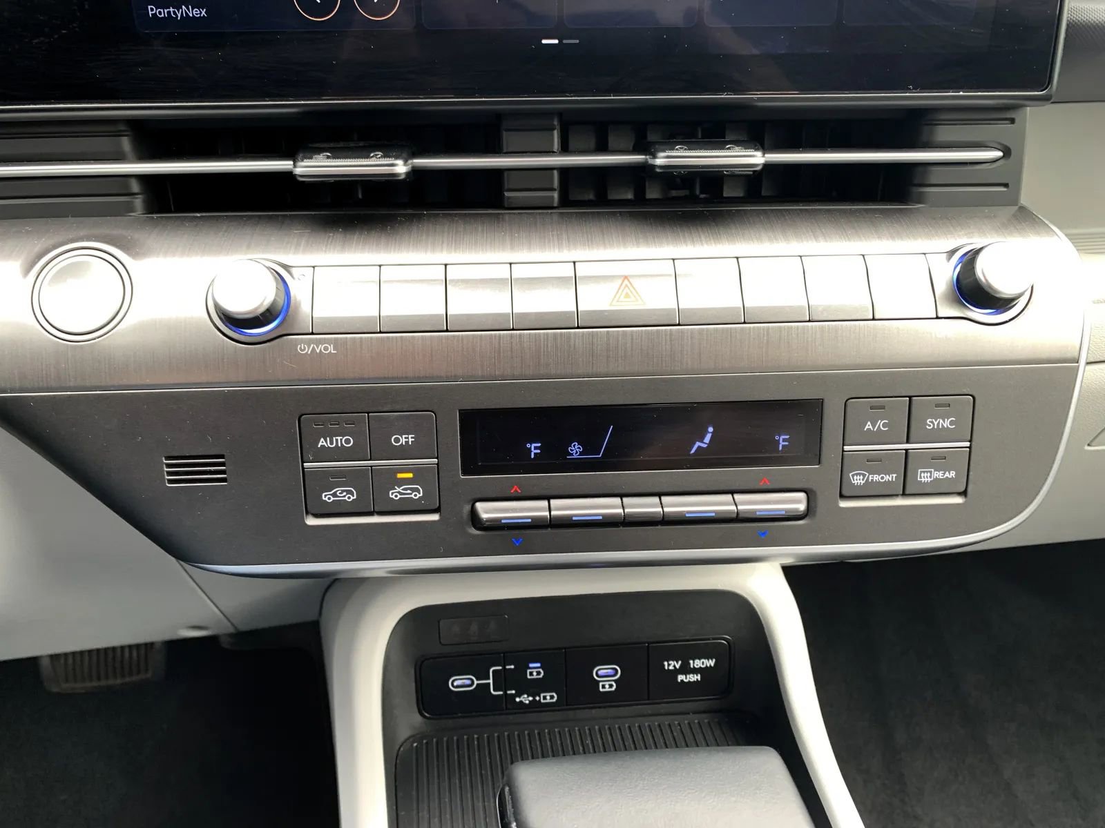 Used 2025 Hyundai Kona SEL image 15