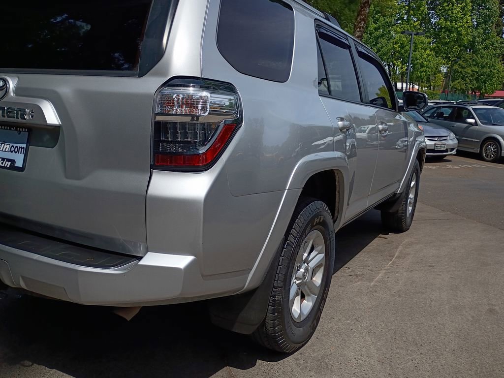 Used 2021 Toyota 4Runner SR5 AWD/4WD image 4