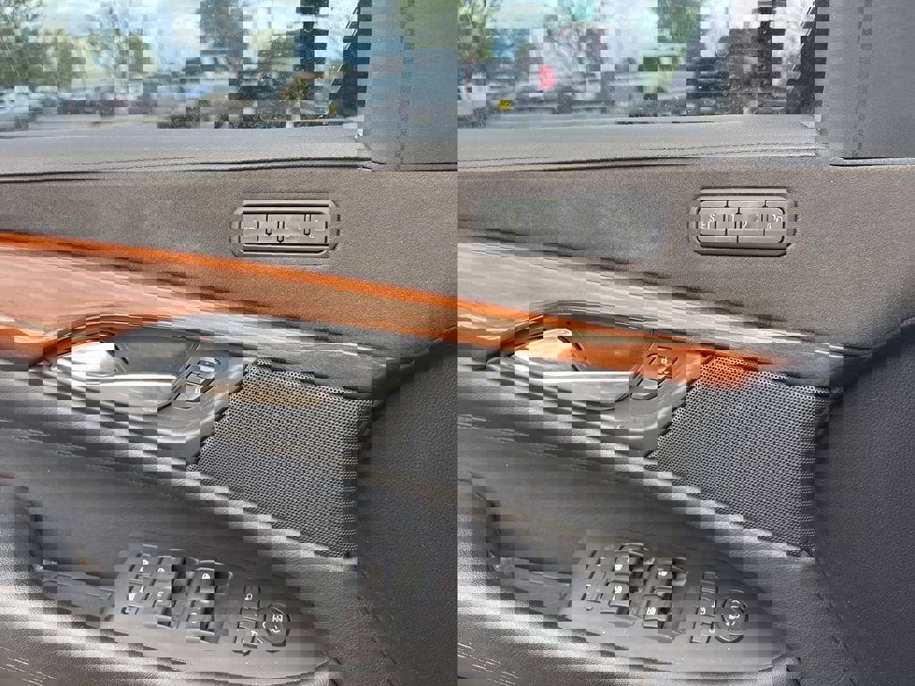 Used 2018 Cadillac Escalade ESV Luxury image 5