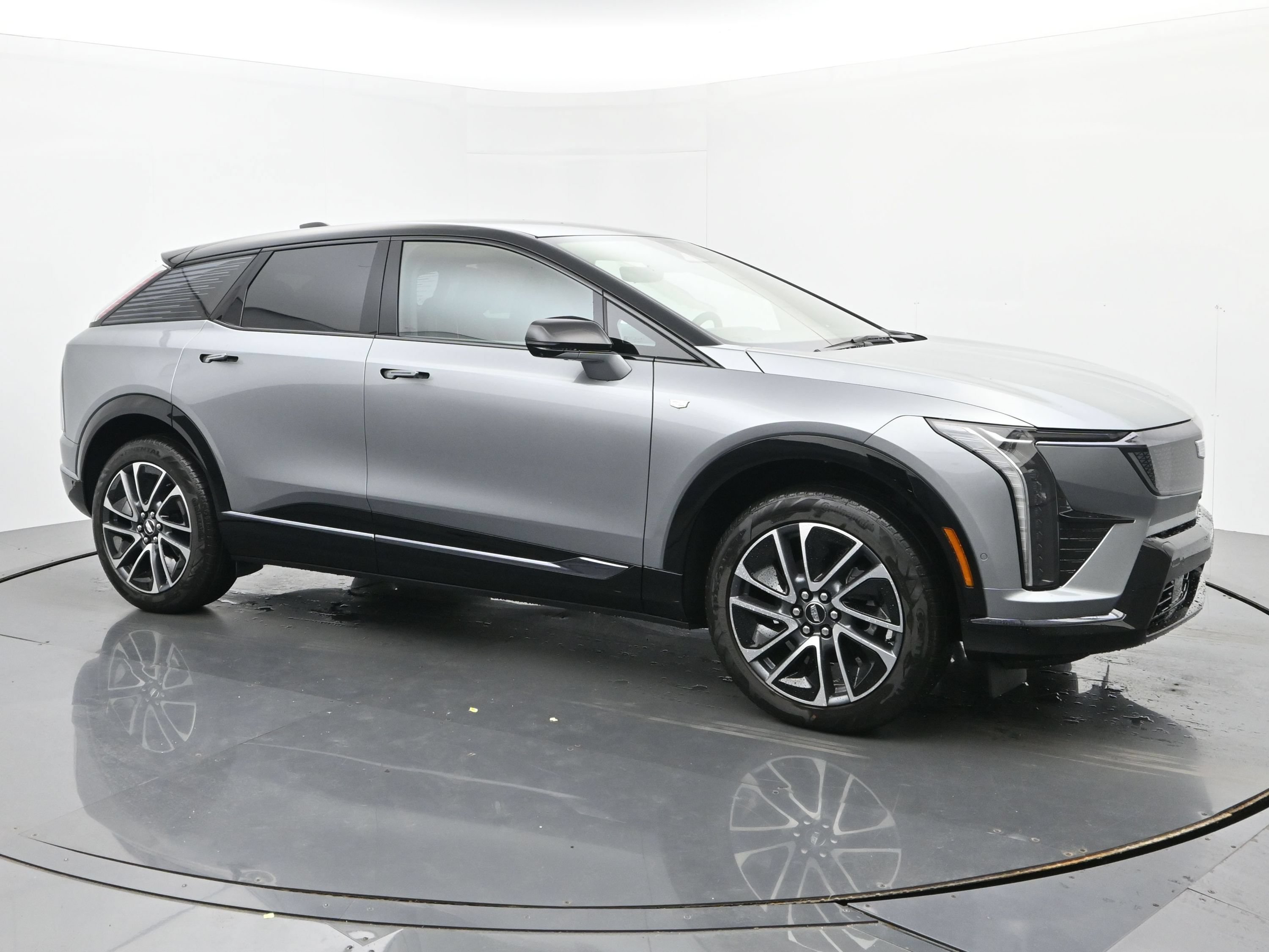 New 2026 Cadillac Optiq Sport 2 w/ LPO, Floor Liner Package AWD/4WD image 7