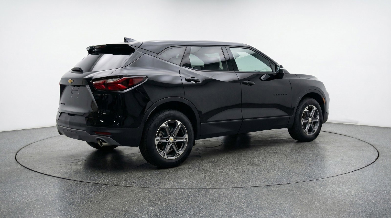 Used 2025 Chevrolet Blazer LT FWD image 9