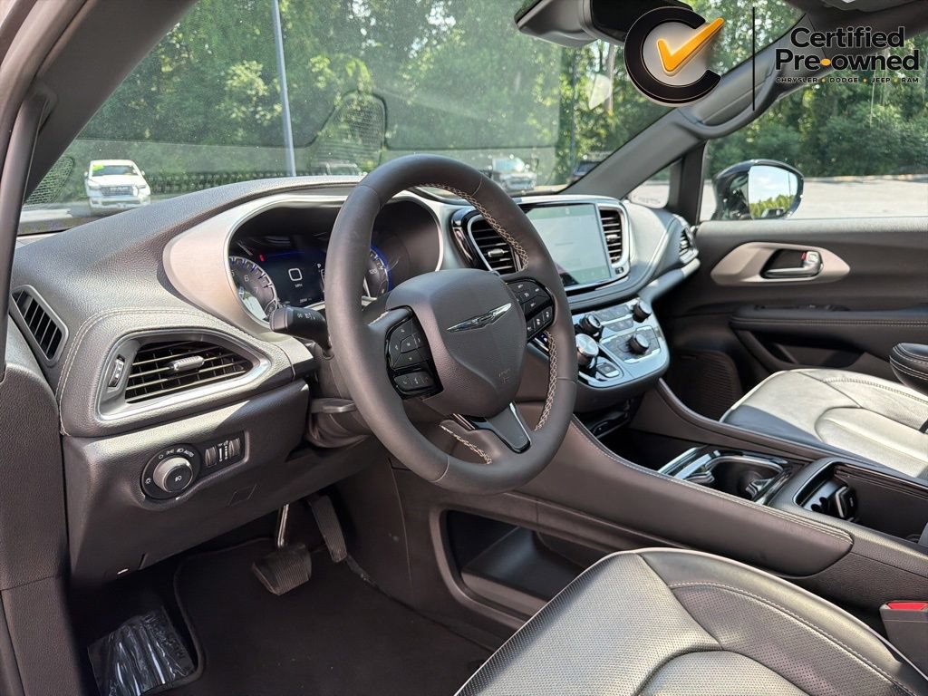 Certified 2023 Chrysler Pacifica Limited w/ Uconnect Theater Family Group AWD/4WD image 67