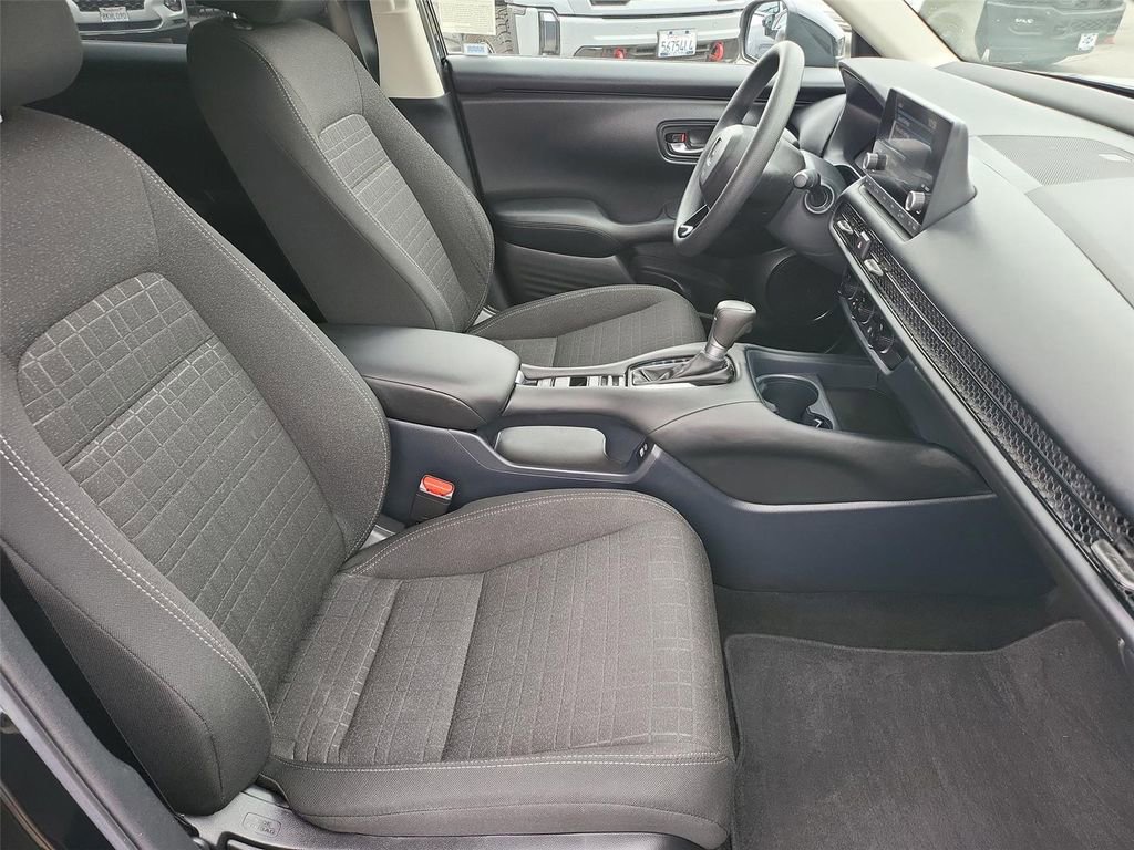 Used 2023 Honda HR-V LX image 18