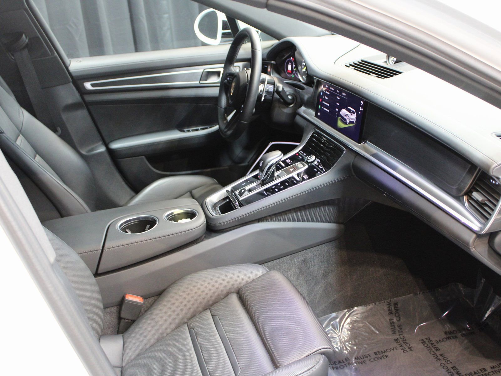 Certified 2023 Porsche Panamera 4 w/ Premium Package image 18