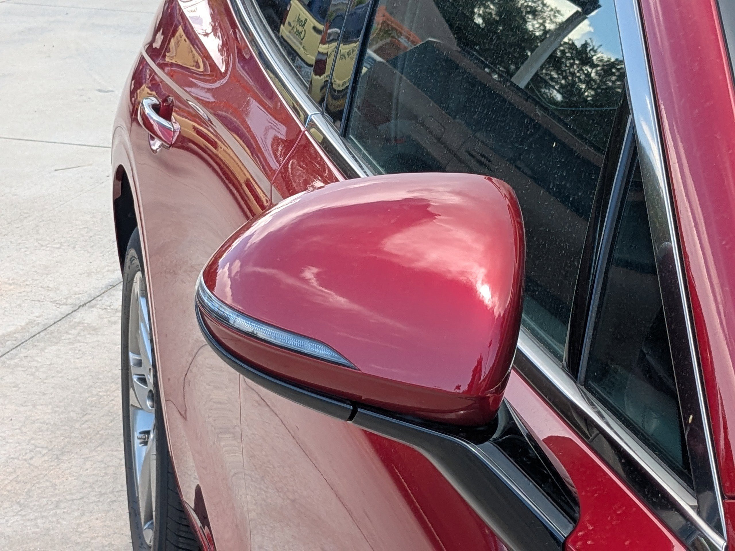 Used 2024 Genesis GV70 3.5T Sport image 8