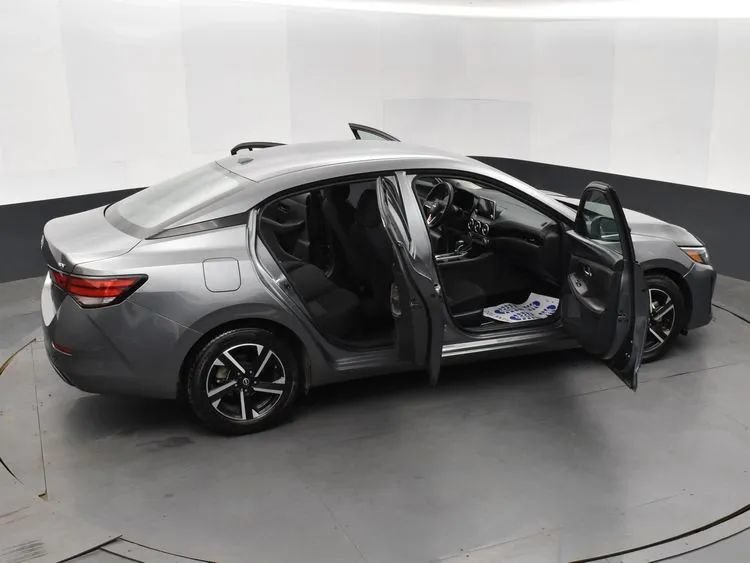 Used 2024 Nissan Sentra SV FWD image 6