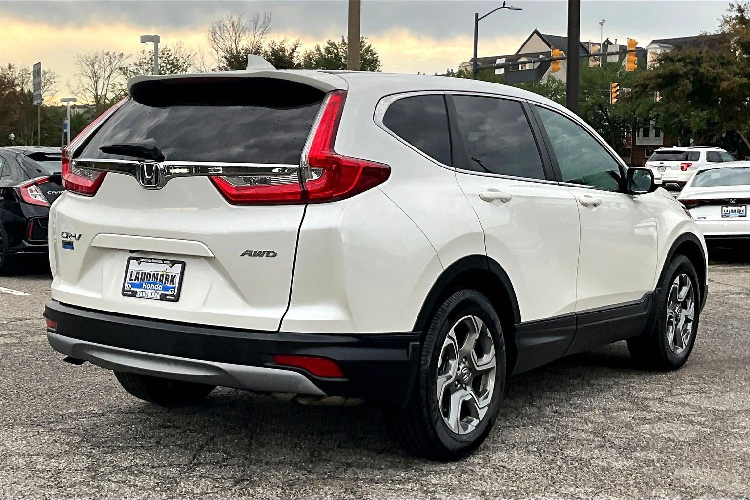 Used 2017 Honda CR-V EX-L image 2