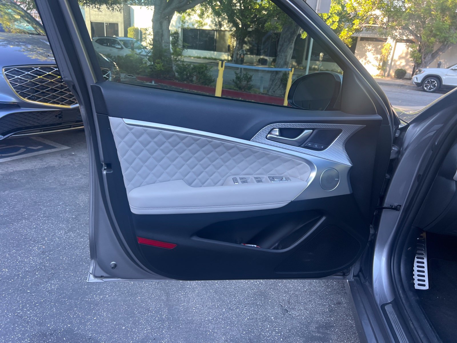 Used 2023 Genesis G70 3.3T w/ Sport Prestige Package RWD image 16