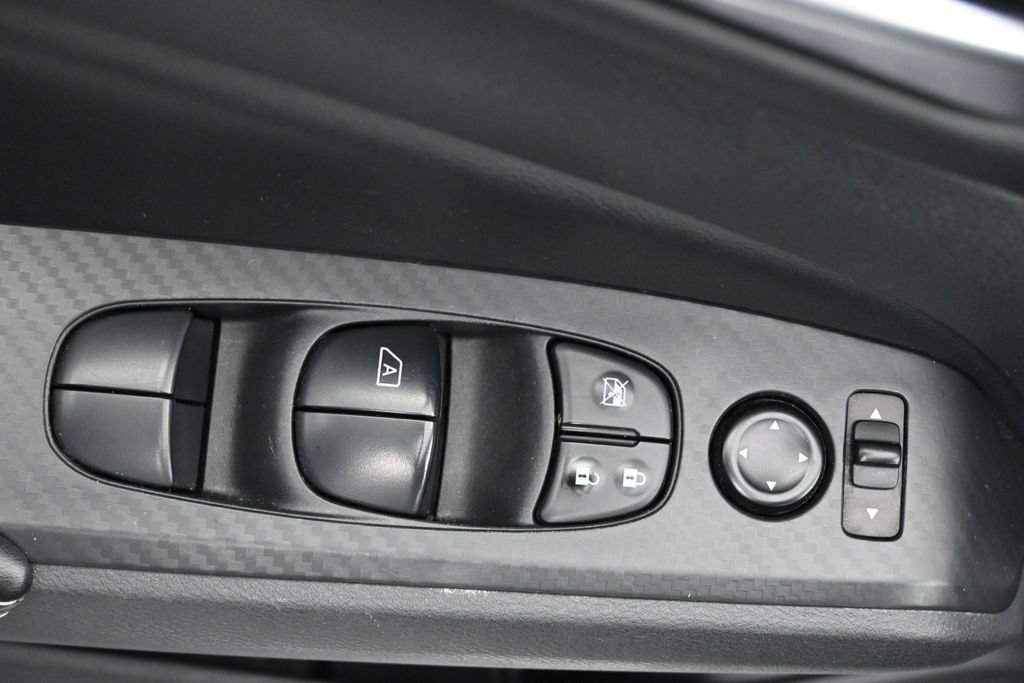 Used 2024 Nissan Altima 2.5 SV FWD image 15
