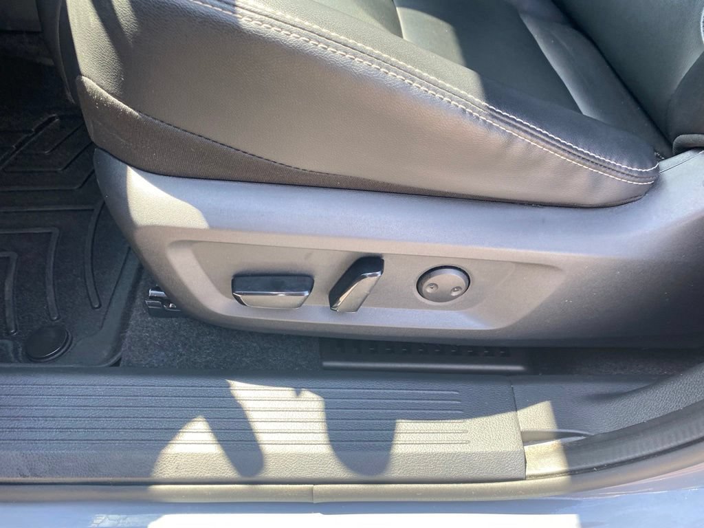 Used 2022 Nissan Rogue SL w/ SL Premium Package FWD image 16