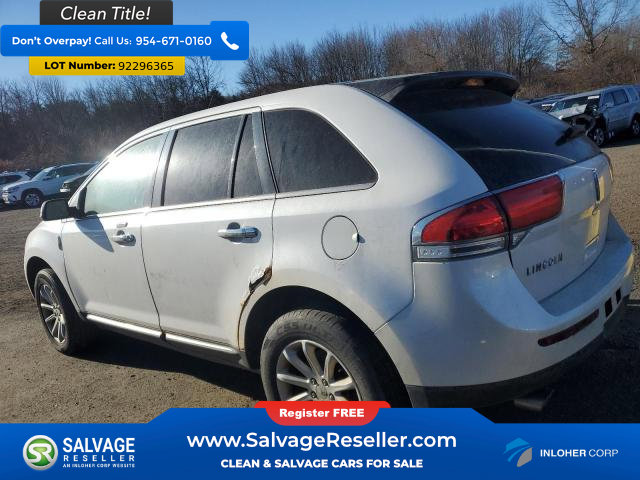 Used 2013 Lincoln MKX AWD image 3