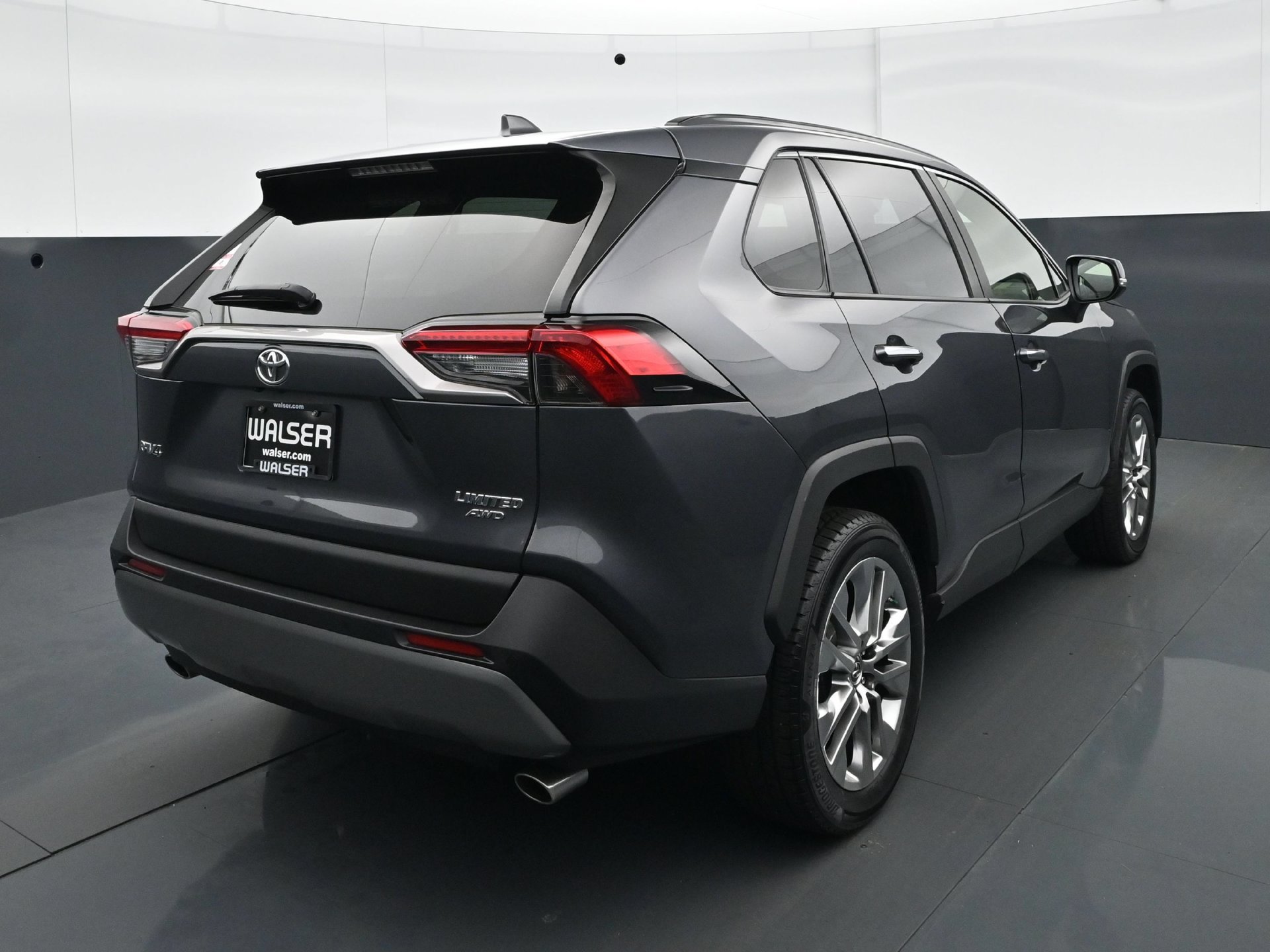 Used 2019 Toyota RAV4 Limited w/ Cold Weather Package AWD/4WD image 5